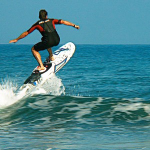 tabla de surf con motor eléctrico Blade